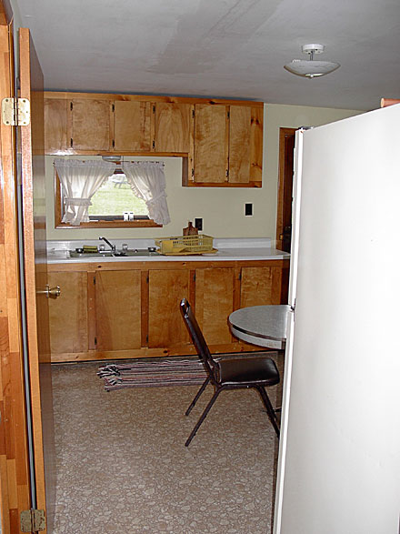 Cabin 16 kitchen- Sunset RV Park