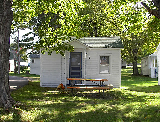 Cabin 2 Exterior - Sunset RV Park